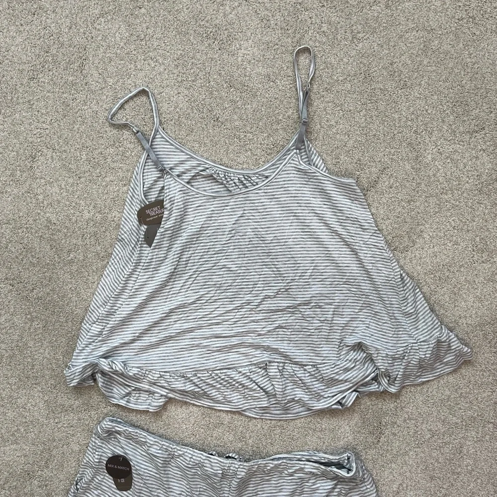 Women’s - Ruffle Sleep Set - Picture 3 of 11